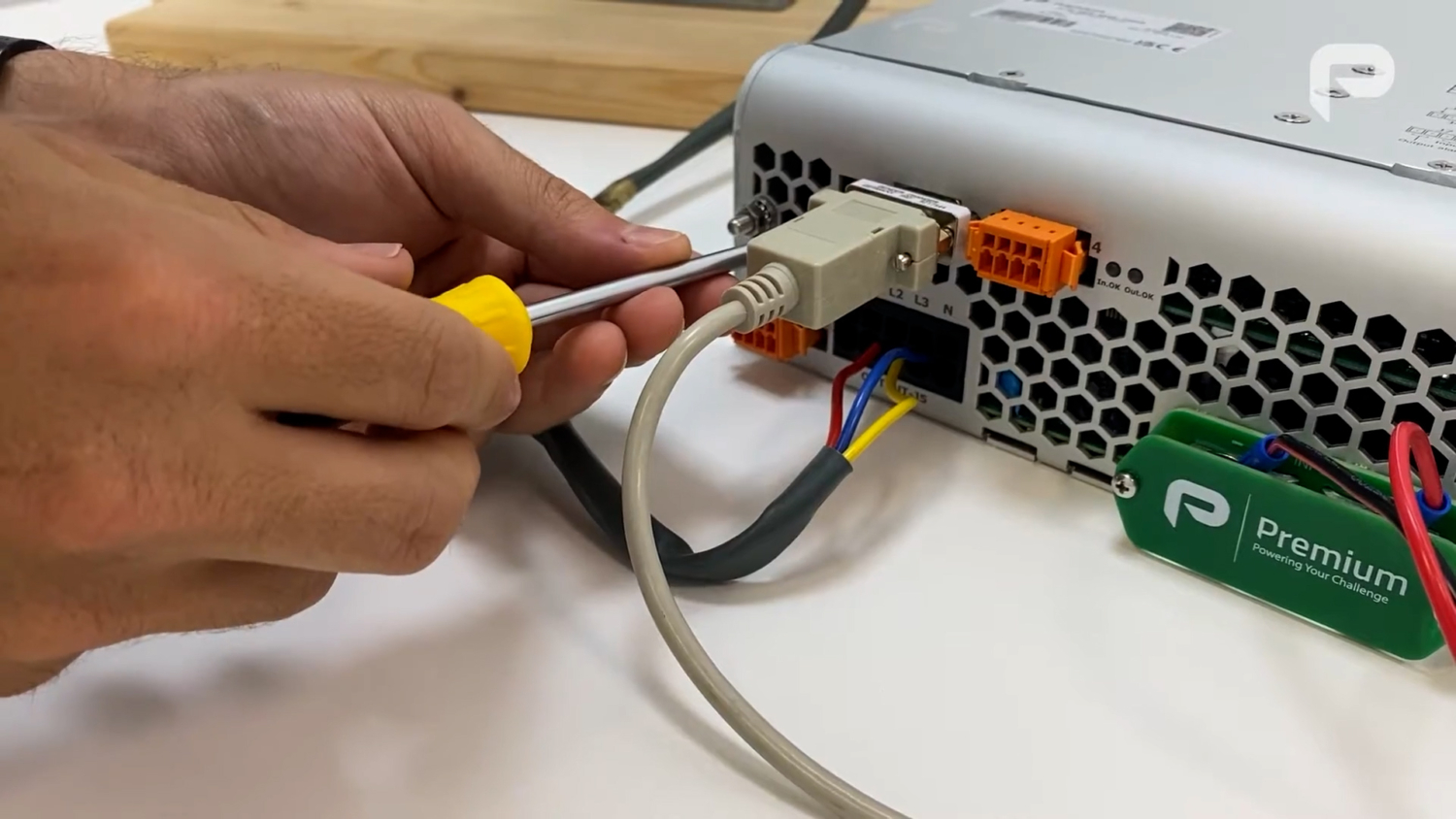 How to connect and monitor your Premium PSU equipment via RS232 port